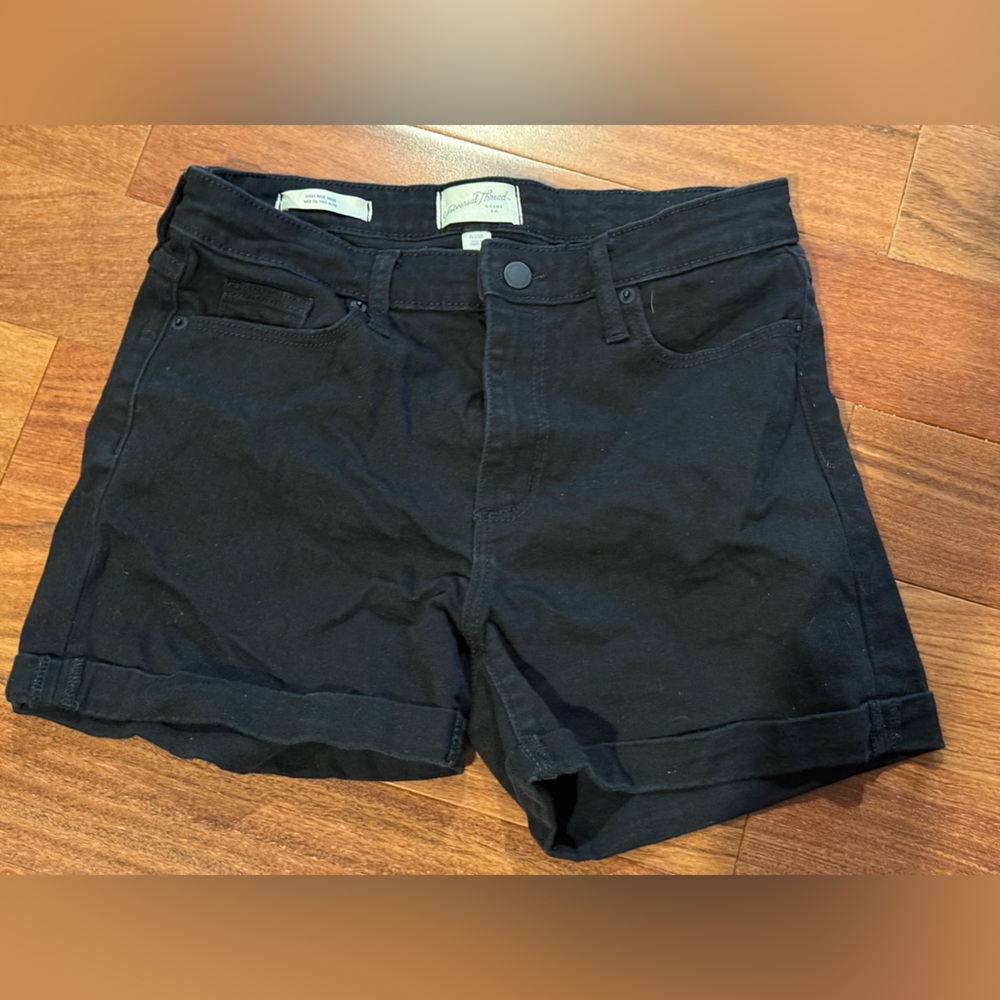 Universal Thread Black Shorts Size 6/28